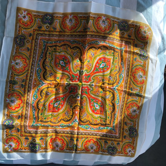 Scarf/wrap - Picture 3 of 4